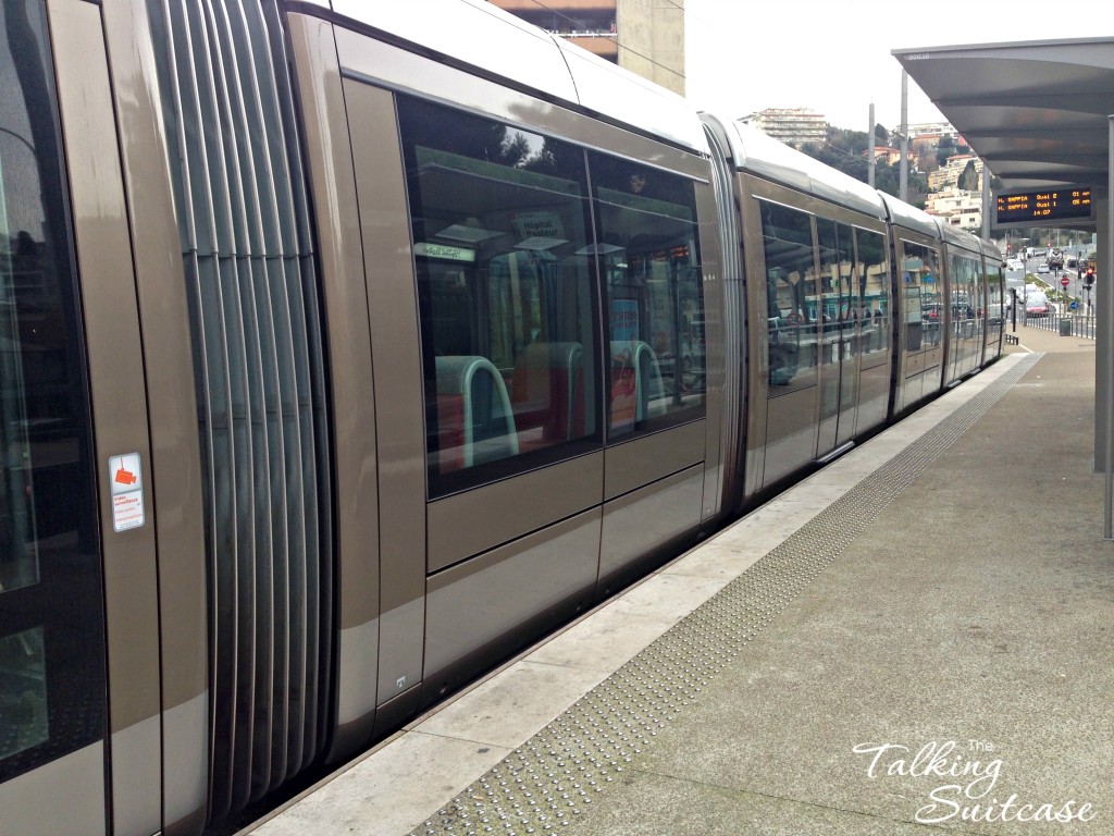 How to get on a tram in France