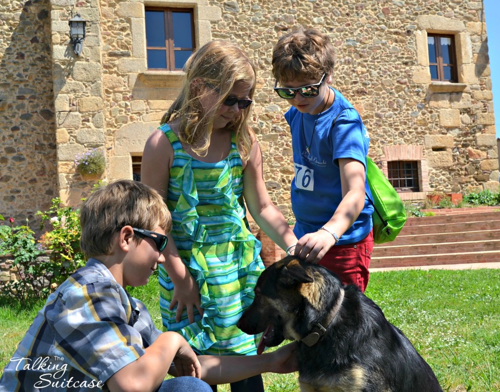 Kids making a new friend