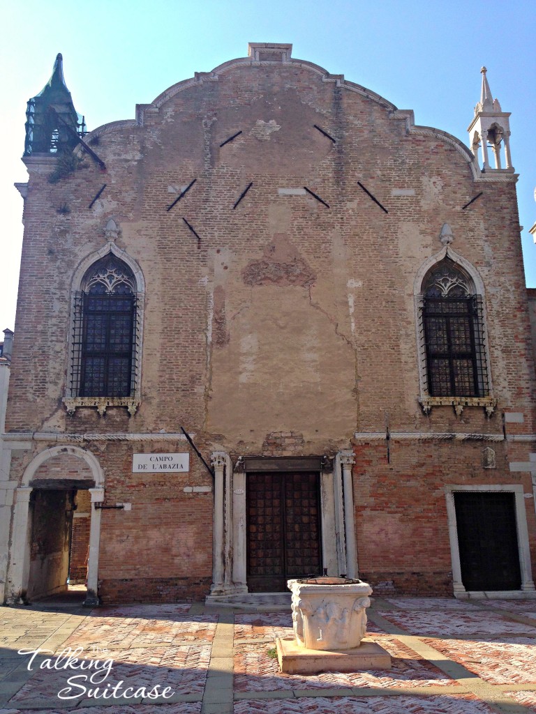Scuola Grande Della Misericordia and a well in Venice