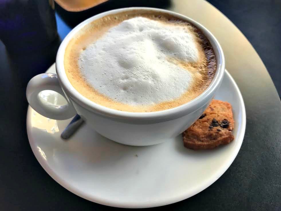 cappuccino at Déli Bo